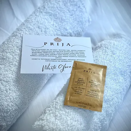 White Glove Szewczenki Appartement *